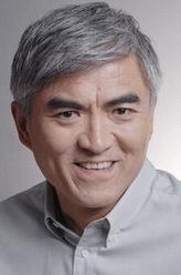 杨进兴（袁苑饰演）