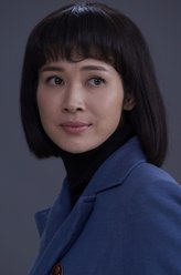 秋虹（童蕾饰演）