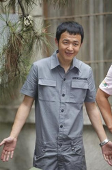 冯国强（包贝尔饰演）