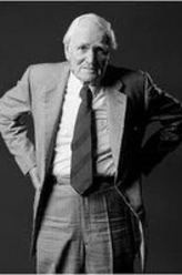 戴斯蒙德·莱维林（戴斯蒙德·莱维林饰演）