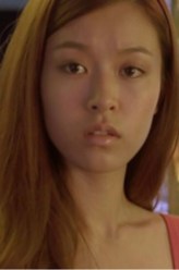 殷妮丝（文咏珊饰演）