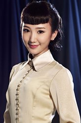 曾凌戈（毛晓彤饰演）