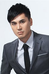 杨雄（淳于珊珊饰演）