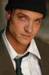 罗尼·吉恩·贝尔维斯（罗尼·吉恩·贝尔维斯饰演）