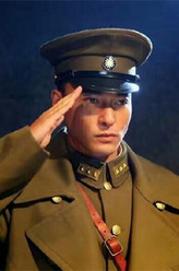 张学良（郝柏杰饰演）