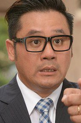 劳必达（麦长青饰演）