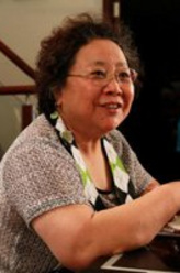 裴大妈（李明珠饰演）