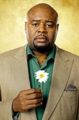 Lou Grover（齐·麦克布赖德饰演）