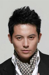 王京山（崔鹏饰演）