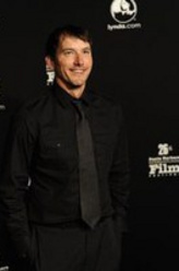 科恩·霍洛维剧照