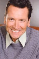 Chief Officer Wilde（马克·林赛·查普曼饰演）