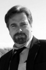Detective Hamish Slorach（Patrick McKenna饰演）