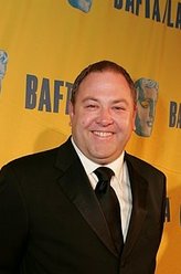 劳勃·拜拉席恩（马克·阿蒂饰演）