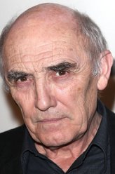 唐纳德·桑普特（唐纳德·桑普特饰演）