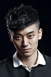 金剑啸（陈月末饰演）