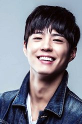 高英俊（朴宝剑饰演）