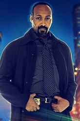 约瑟夫·韦斯特（杰西·马丁饰演）