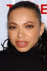 提莎·坎贝尔-马丁（提莎·坎贝尔-马丁饰演）