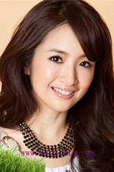 黄蓉（林依晨饰演）