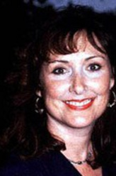 崔丝·麦妮利剧照