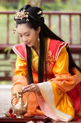 曲盼儿（钟祺饰演）