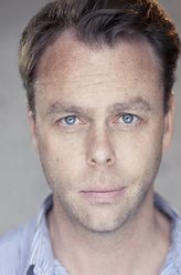 Malcolm（布鲁斯·麦克金伦饰演）