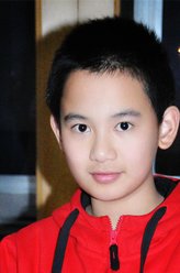 少年宋耀如（胡先煦饰演）