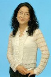 白井杏子（木野花饰演）