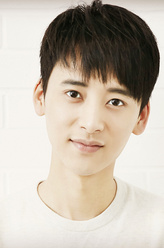 莫凌（冯俊熙饰演）