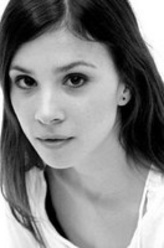 Canan（爱琳·缇索饰演）