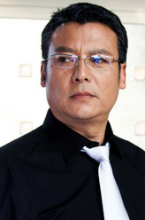 唐进（佟凡饰演）