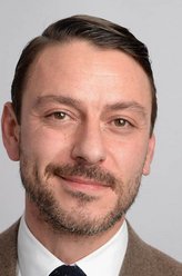 Victor Linley（恩佐·科伦蒂饰演）