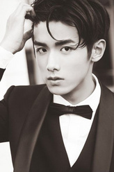 穆方城（赵弈钦饰演）