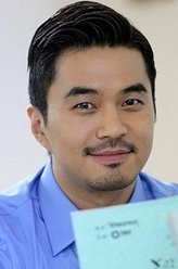 金相国（郑俊饰演）