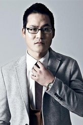 崔知梦（金成钧饰演）