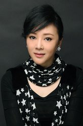 陈萍（梁丽饰演）