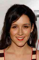 Elsie Hughes（珊农·沃德华德饰演）