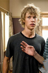 杰克·皮尔森（奥斯汀·巴特勒饰演）