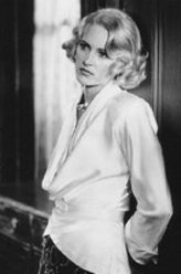 亚历桑德拉·鲍尔斯剧照