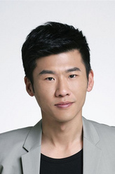 秦朗（王骁饰演）