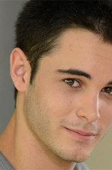 大卫·索兰斯（大卫·索兰斯饰演）