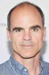 Arquette（迈克尔·凯利饰演）