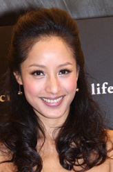 安娜（蒋怡饰演）