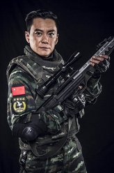 厉剑锋（王斑饰演）