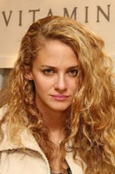 蕾奥诺拉·巴尔卡斯（蕾奥诺拉·巴尔卡斯饰演）