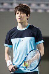 宫严（披拉·尼迪裴善官饰演）