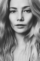 Anne Bonny（克拉拉·佩吉特饰演）