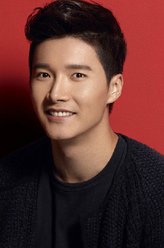 秦飞（李泰饰演）