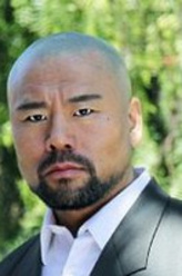 铁壁鲁（朴云龙饰演）