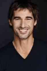 Manutabi（皮特·米勒饰演）